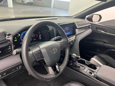 Certified 2025 Toyota Camry SE image 8
