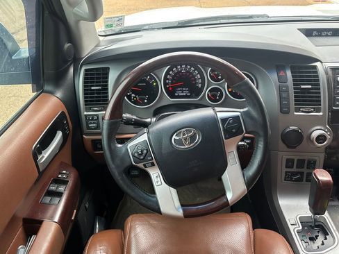 Used 2014 Toyota Sequoia Platinum RWD image 2