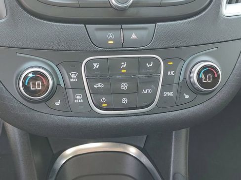 Used 2025 Chevrolet Malibu LT FWD image 16
