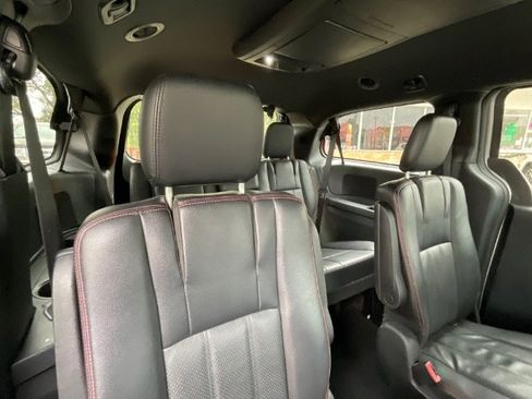 Used 2014 Dodge Grand Caravan R/T image 7