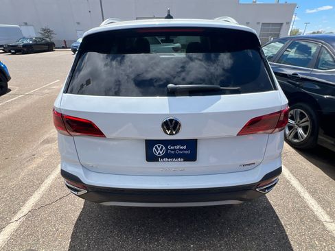 Used 2023 Volkswagen Taos SE w/ Panoramic Sunroof Package AWD/4WD image 7