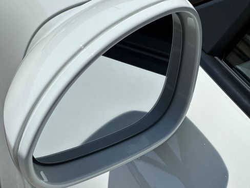 Certified 2016 Porsche 911 R RWD image 38