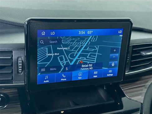 Used 2024 Ford Explorer Limited image 5