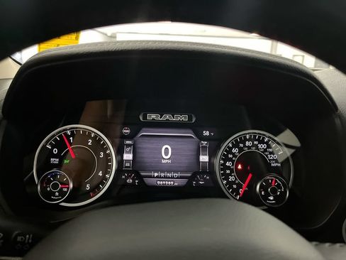 Used 2022 RAM 1500 Laramie AWD/4WD image 17