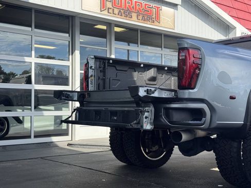 Used 2024 GMC Sierra 3500 Denali Ultimate AWD/4WD image 18