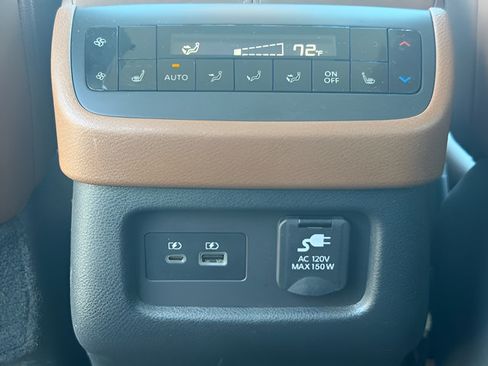 Used 2023 Nissan Pathfinder Platinum AWD/4WD image 19