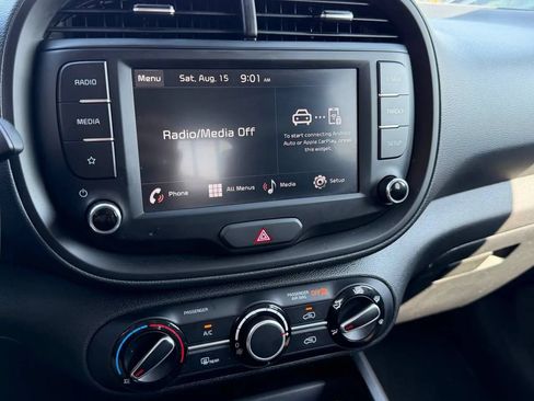 Used 2025 Kia Soul LX w/ LX Technology Package FWD image 14