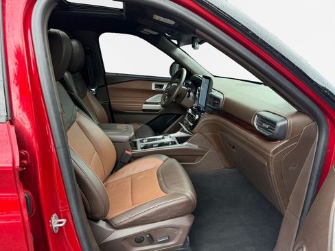 Used 2024 Ford Explorer King Ranch w/ Technology Package AWD/4WD image 26