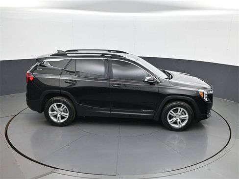 Used 2023 GMC Terrain SLE w/ Driver Convenience Package image 16