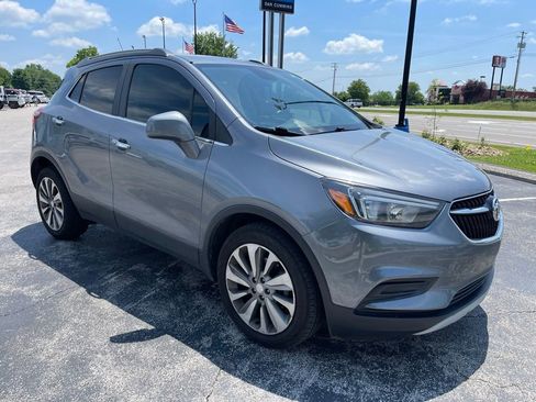 Used 2020 Buick Encore Preferred FWD image 2