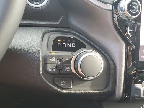 New 2026 RAM 1500 4x4 Crew Cab image 9