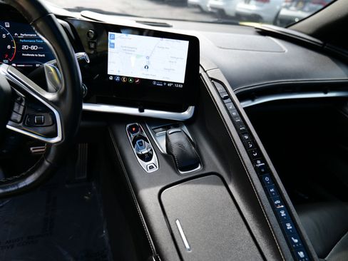 Used 2021 Chevrolet Corvette Stingray Preferred Cpe w/ Z51 Performance Package image 21