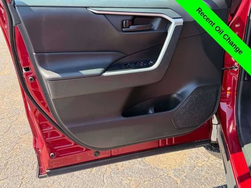 Used 2022 Toyota RAV4 LE FWD image 9