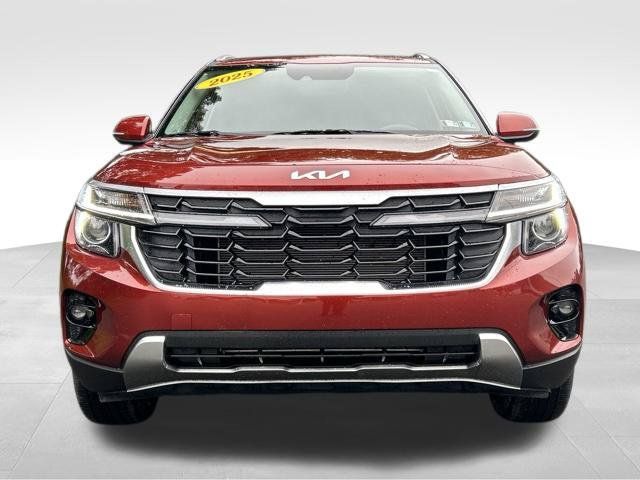 Used 2025 Kia Seltos S AWD/4WD image 16
