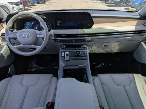 Used 2024 Hyundai Palisade Limited FWD image 18