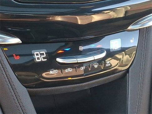 Used 2020 Cadillac XT6 Premium Luxury image 16