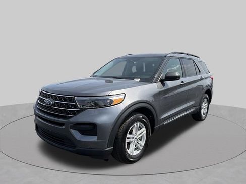 Used 2024 Ford Explorer XLT AWD/4WD image 11