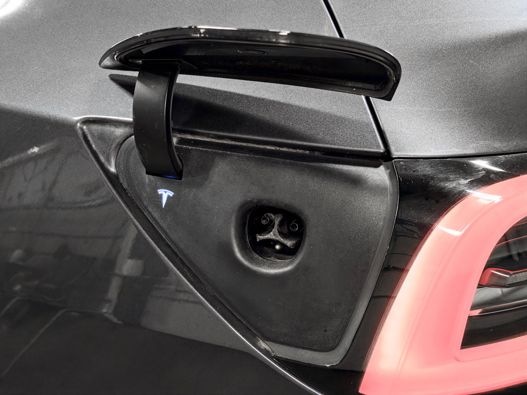 Used 2022 Tesla Model Y Performance AWD/4WD image 5