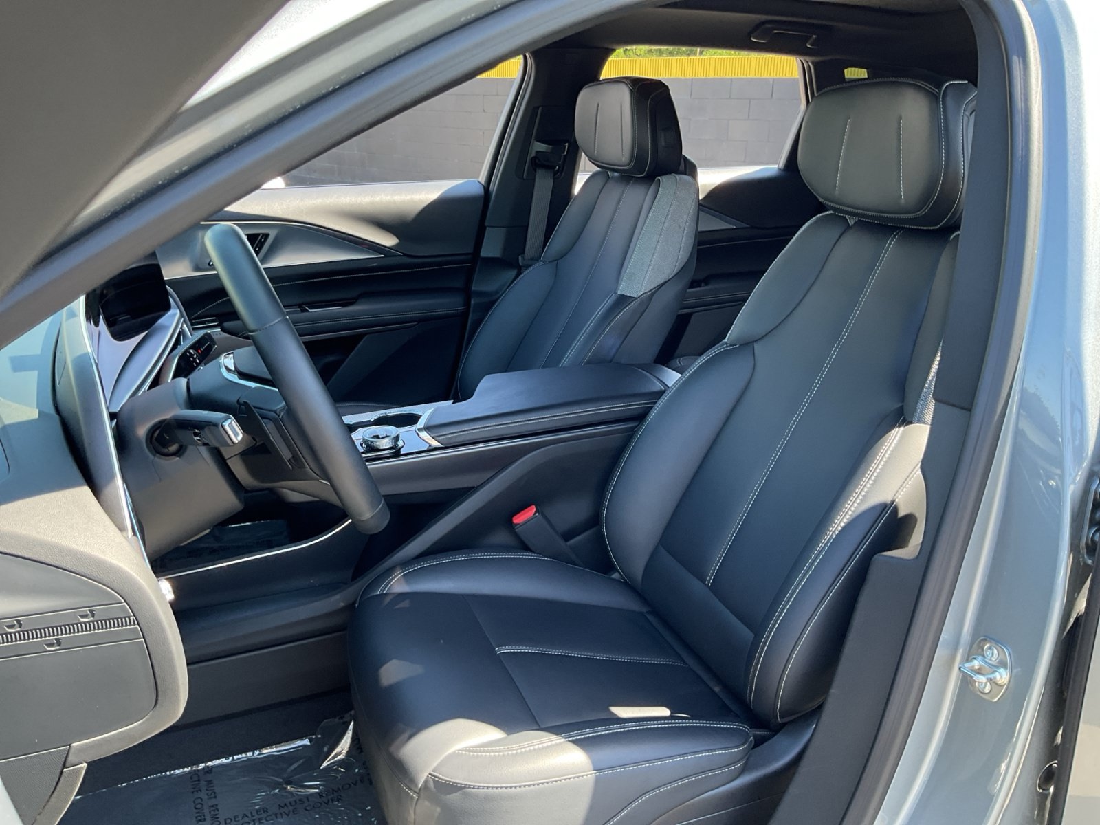 Used 2024 Cadillac Lyriq Tech RWD image 18