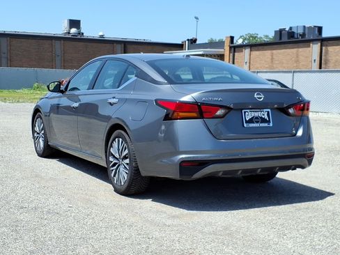 Used 2024 Nissan Altima 2.5 SV FWD image 6