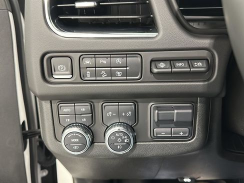 Used 2023 GMC Yukon XL AT4 w/ AT4 Premium Plus Package image 15