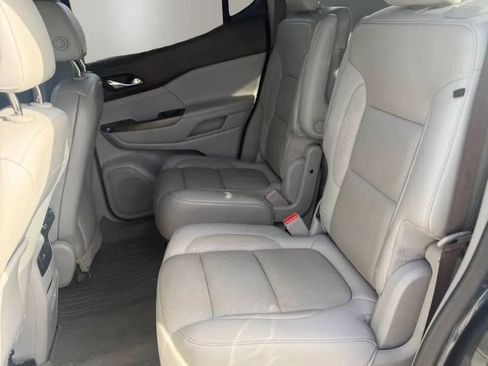 Used 2019 GMC Acadia SLT w/ LPO, Floor Liner Package FWD image 11