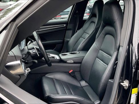 Used 2022 Porsche Panamera Platinum Edition image 8