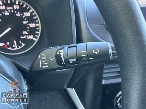 Used 2025 Nissan Rogue S AWD/4WD image 25