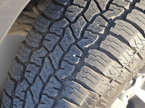 Used 2018 Jeep Cherokee Trailhawk image 16