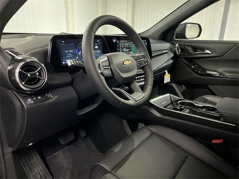New 2026 Chevrolet Equinox LT w/ Convenience Package II image 10