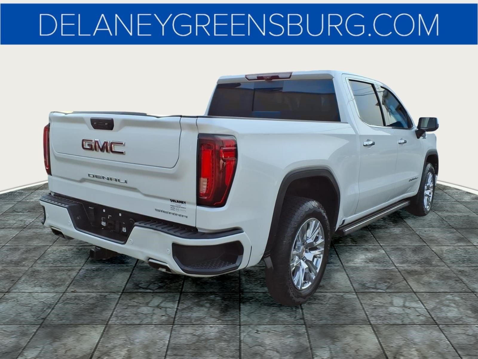 Used 2024 GMC Sierra 1500 Denali w/ Technology Package AWD/4WD image 3