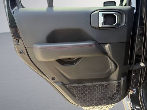 Used 2021 Jeep Wrangler Unlimited Rubicon AWD/4WD image 34