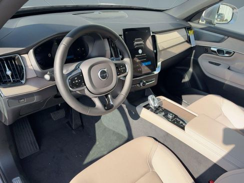New 2026 Volvo XC90 B6 Plus w/ Protection Package Premier AWD/4WD image 4