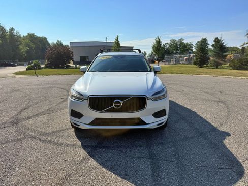 Used 2020 Volvo XC60 T5 Momentum w/ Protection Package Premier AWD/4WD image 4