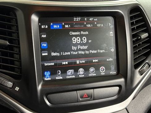 Used 2016 Jeep Cherokee Trailhawk w/ Leather Interior Group image 23