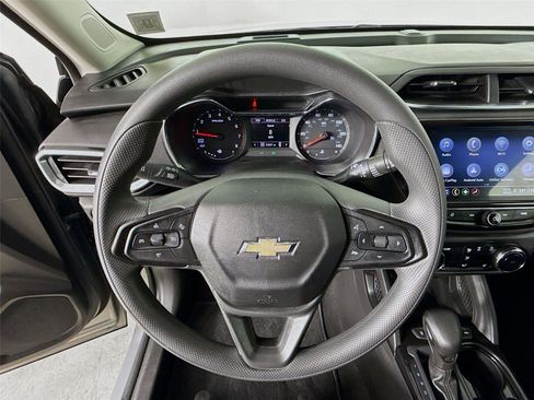 Used 2023 Chevrolet TrailBlazer LT w/ Convenience Package image 12