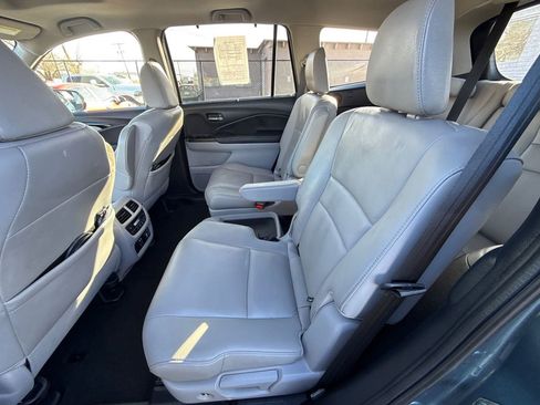 Used 2019 Honda Pilot Touring image 18