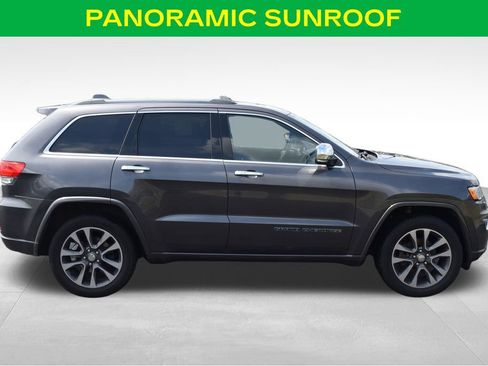 Used 2018 Jeep Grand Cherokee Overland AWD/4WD image 7