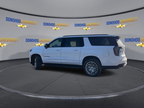 New 2026 Chevrolet Suburban RST image 9