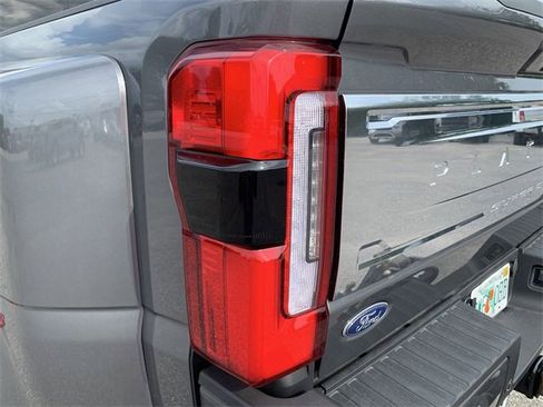 New 2024 Ford F450 Platinum w/ FX4 Off-Road Package image 12