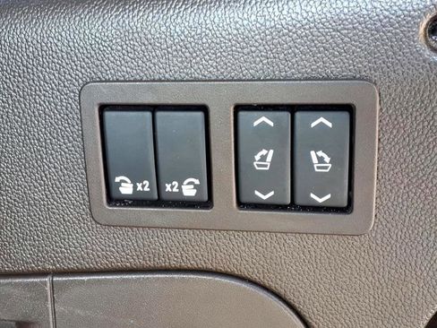 Used 2020 GMC Yukon XL Denali w/ Denali Ultimate Package image 11