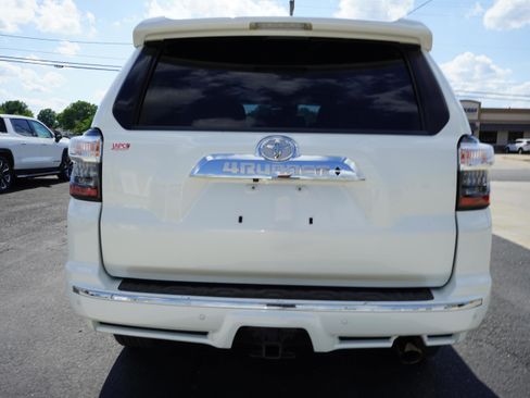 Used 2020 Toyota 4Runner SR5 Sport Utility image 4