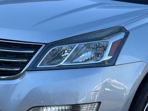 Used 2016 Chevrolet Traverse LT FWD image 11
