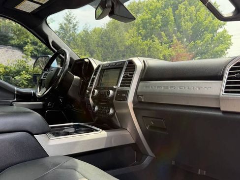 Used 2018 Ford F250 Platinum w/ Platinum Ultimate Package AWD/4WD image 29