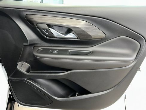 Certified 2023 GMC Terrain SLT w/ LPO, Floor Liner Package image 33