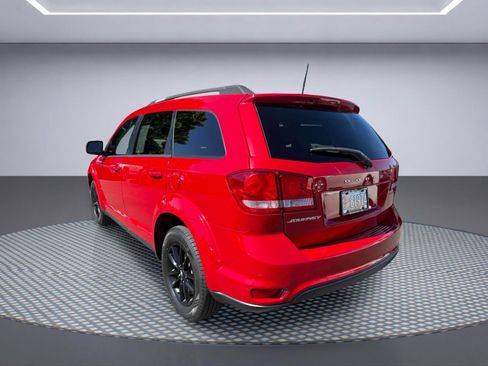 Used 2019 Dodge Journey SE w/ Blacktop Package FWD image 4