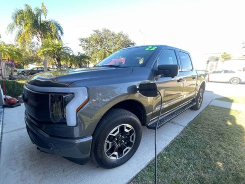 Used 2023 Ford F150 Lightning XLT image 10
