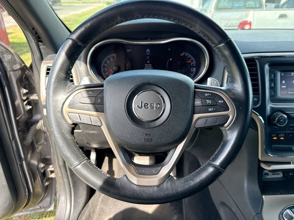 Used 2014 Jeep Grand Cherokee Laredo w/ Quick Order Package 23E AWD/4WD image 13
