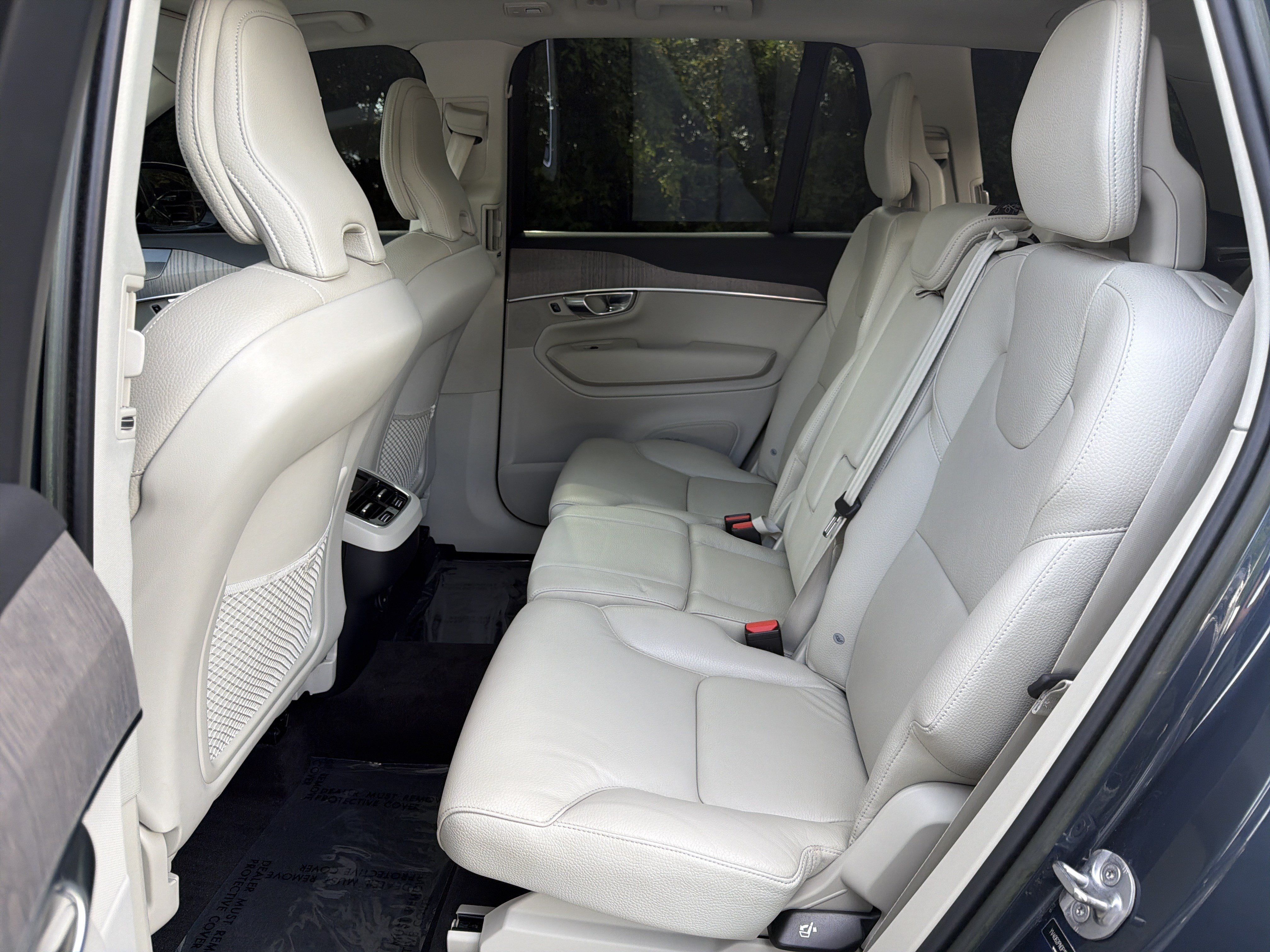 Certified 2023 Volvo XC90 B6 Plus w/ Protection Package Premier AWD/4WD image 32
