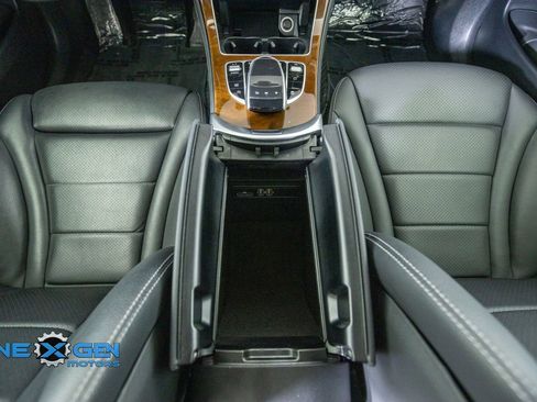 Used 2019 Mercedes-Benz GLC 300 4MATIC image 31